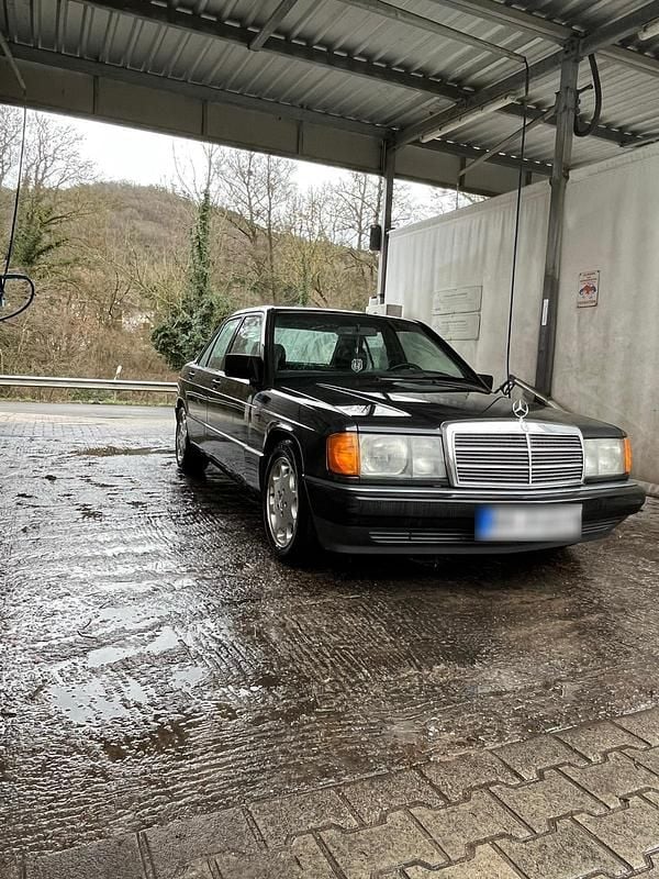 Gebraucht Mercedes 190 122 PS (89 kW) 1990 Grau Limousine