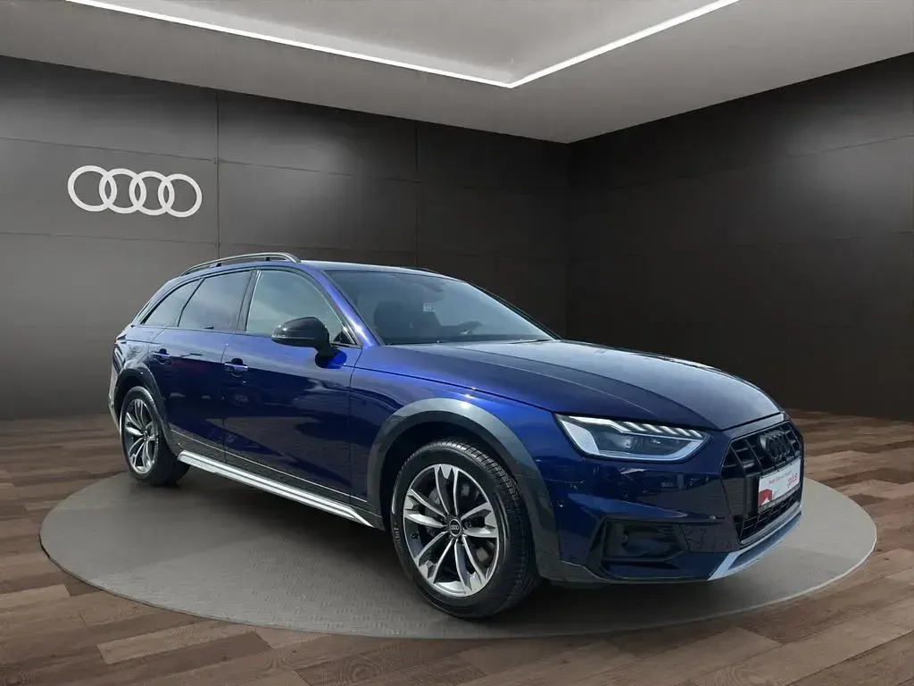 Gebraucht Audi A4 Allroad Ambiente 265 PS (194 kW) 2023 Navarrablau metallic Kombi