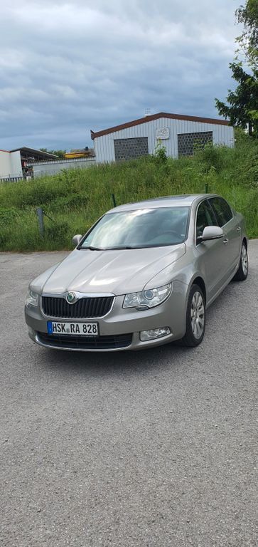 Beige Gebraucht 2010 Skoda Superb Ambition Limousine | 5.349 € (Fairer Preis) - Bild 1/4