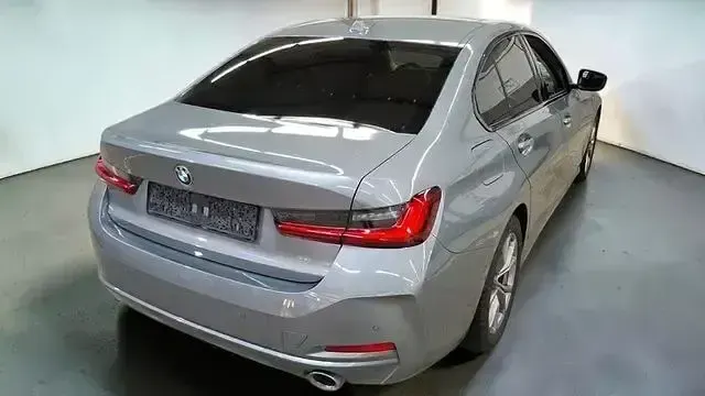 Gebraucht BMW 320 Shadowline 190 PS (139 kW) 2024 Grau Limousine