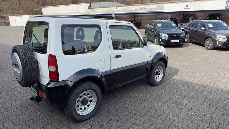 Gebraucht Suzuki Jimny 86 PS (63 kW) 2011 Weiß SUV