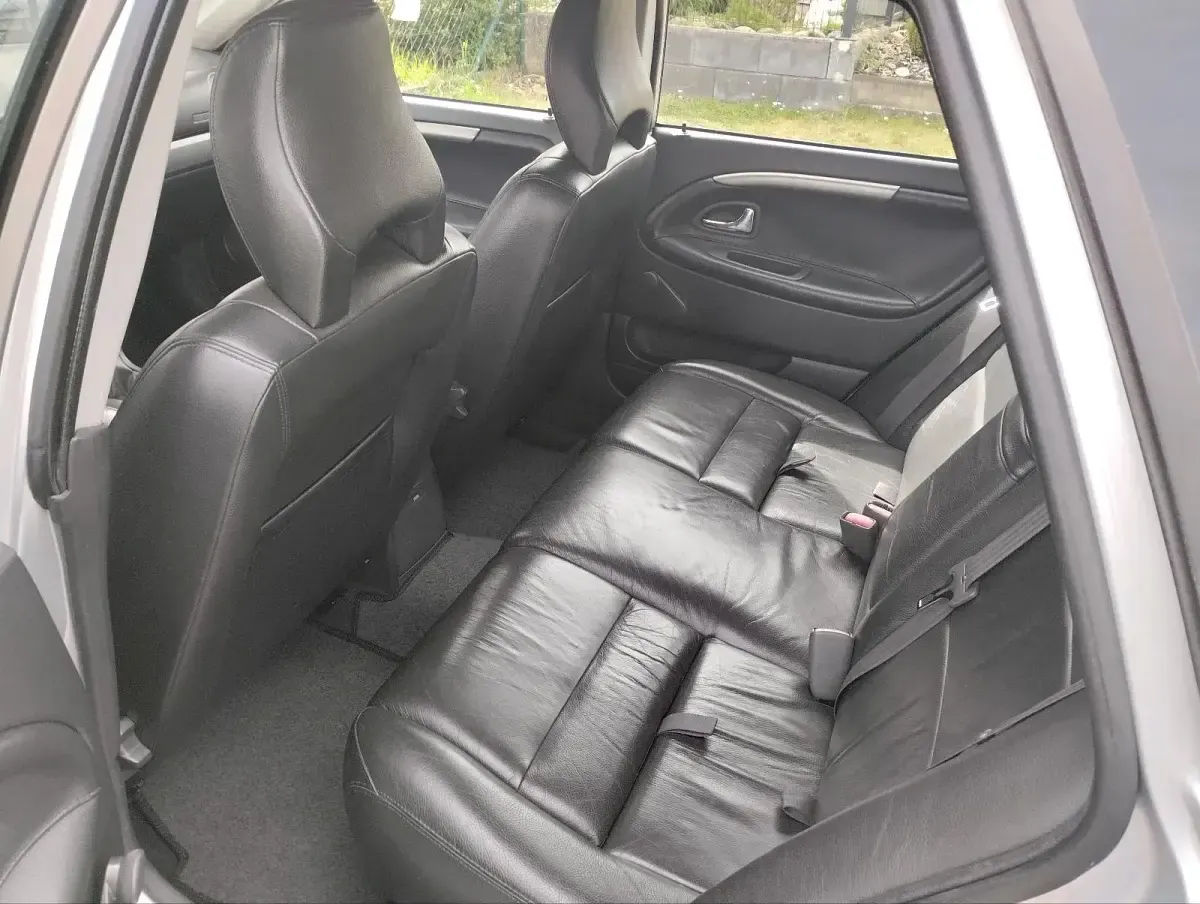Gebraucht Volvo V40 122 PS (89 kW) 2002 Silber Kombi
