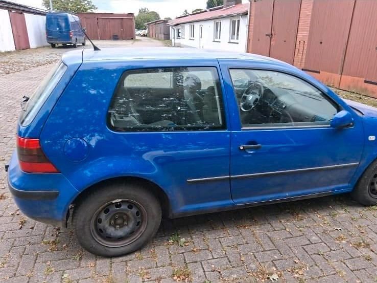 Gebraucht VW Golf IV 75 PS (55 kW) 2001 Blau Kleinwagen
