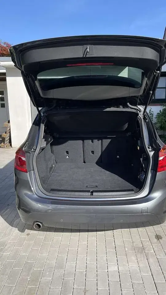 Gebraucht BMW 218 Advantage 150 PS (110 kW) 2016 Grau Van / Kleinbus
