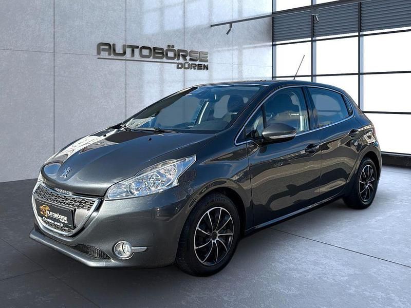 Grau Gebraucht 2013 Peugeot 208 Allure Kleinwagen | 7.799 € (Etwas zu teuer) - Bild 1/4
