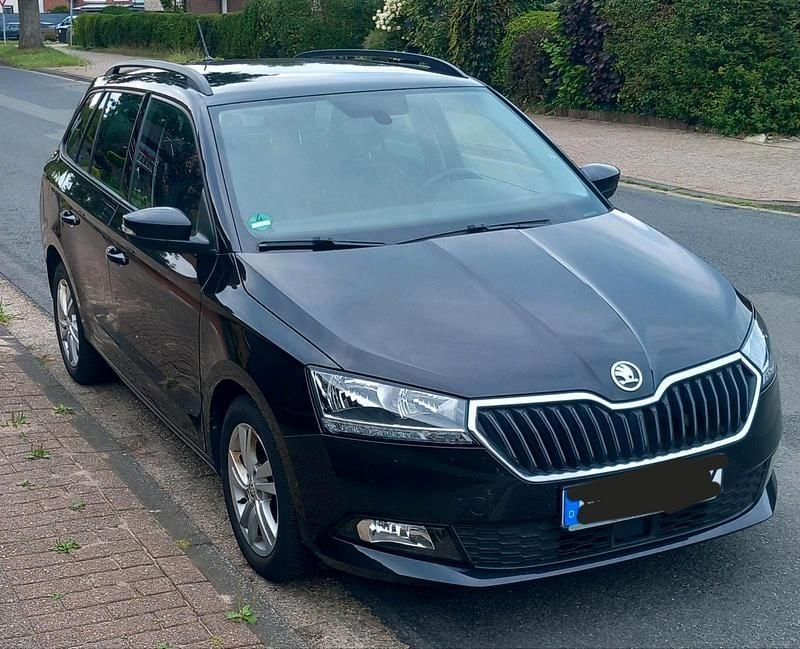 Schwarz Gebraucht 2022 Skoda Fabia Best of Kombi | 13.500 € (Guter Preis) - Bild 1/4