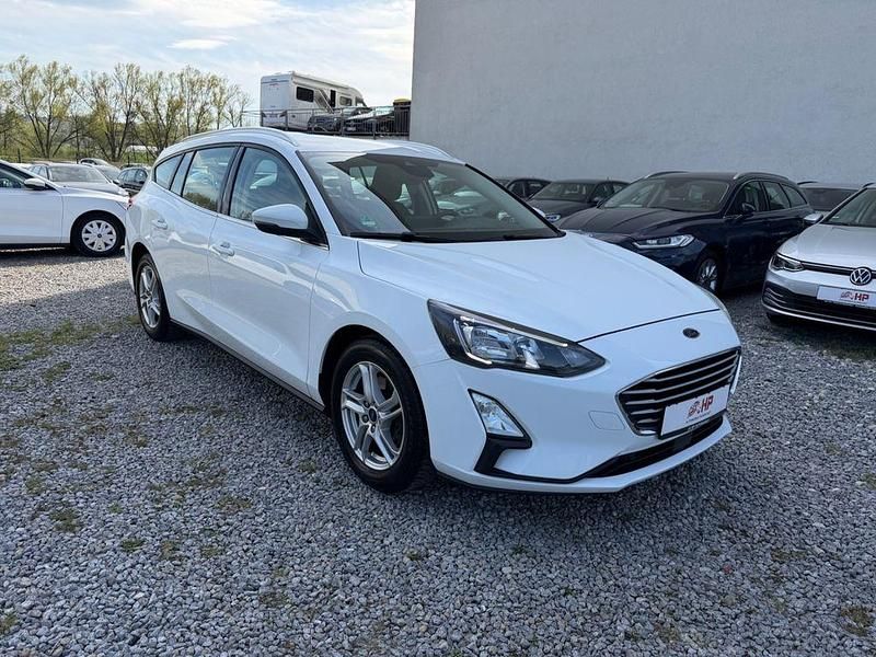 Gebraucht Ford Focus Cool & Connect 95 PS (69 kW) 2020 Weiß Limousine
