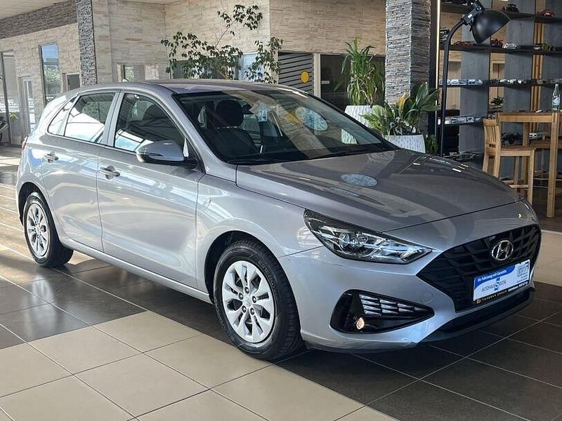 Silber Gebraucht 2022 Hyundai i30 Select Limousine | 18.000 € (Fairer Preis) - Bild 1/4