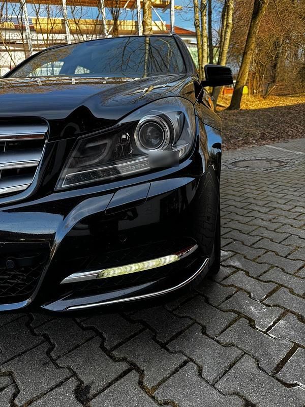 Gebraucht Mercedes 220 125 PS (91 kW) 2014 Schwarz Kombi