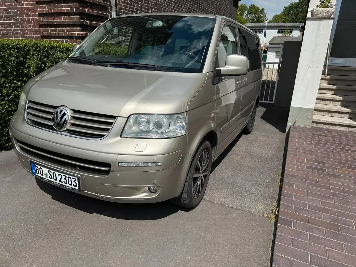 Usata VW T5 Highline 179 CV (131 kW) 2008 Oro Furgone