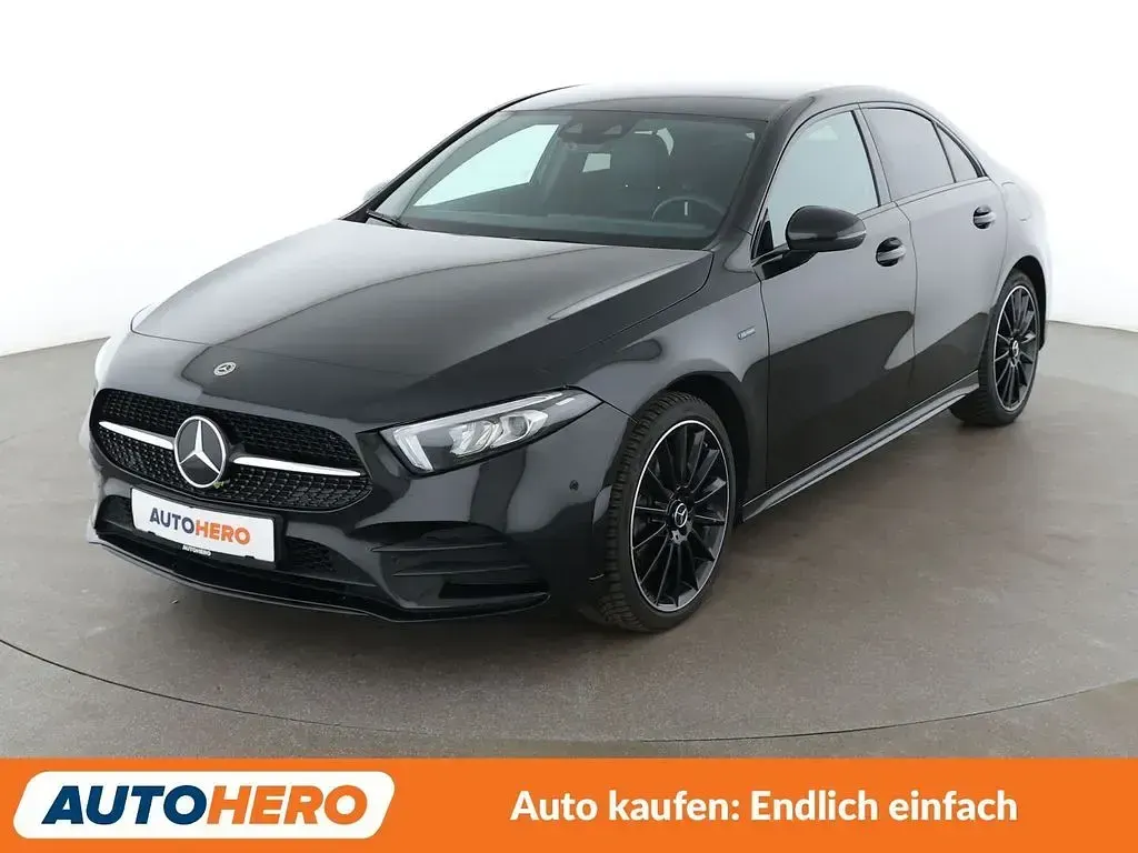 Gebraucht Mercedes A250 AMG line 218 PS (160 kW) 2021 Limousine