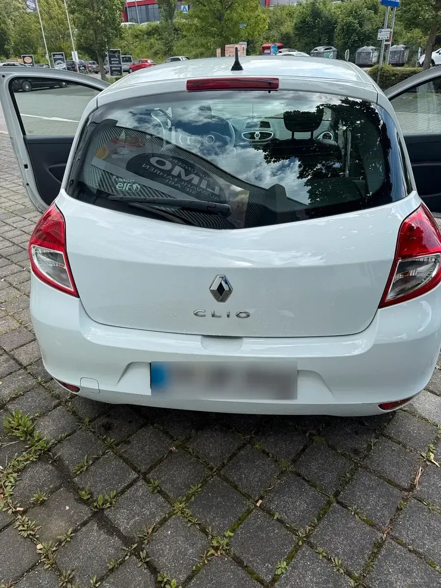 Gebraucht Renault Clio III 75 PS (55 kW) 2012 Weiß Kleinwagen