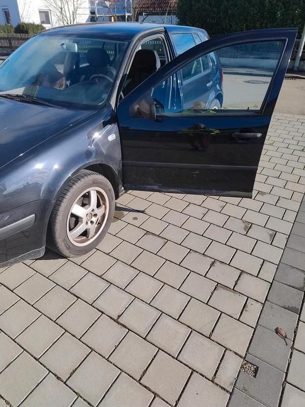 Schwarz Gebraucht 2001 VW Golf IV Limousine | 1.299 € (Fairer Preis) - Bild 1/4