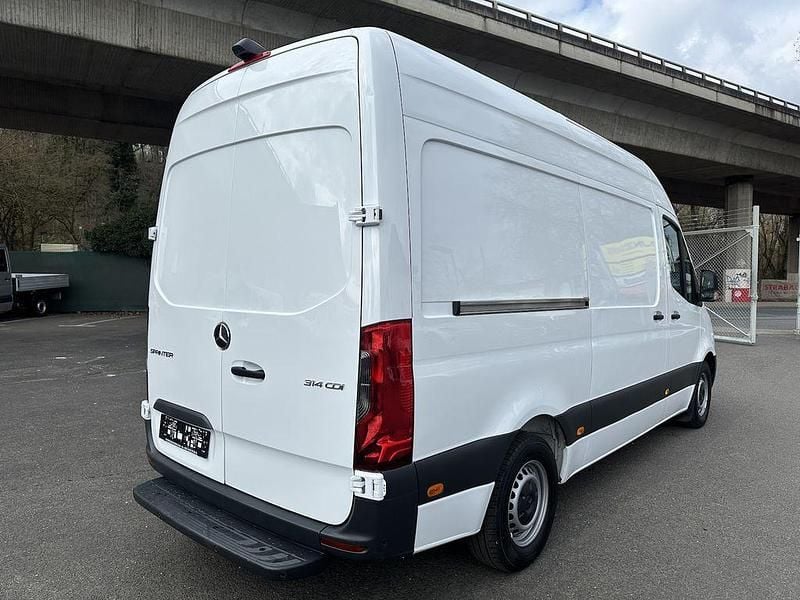 Second-hand Mercedes Sprinter 143 CP (105 kW) 2019 Alb Van
