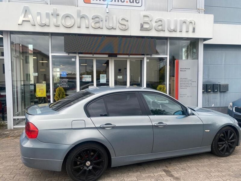 Gebraucht BMW 320 150 PS (110 kW) 2005 Arktis Limousine