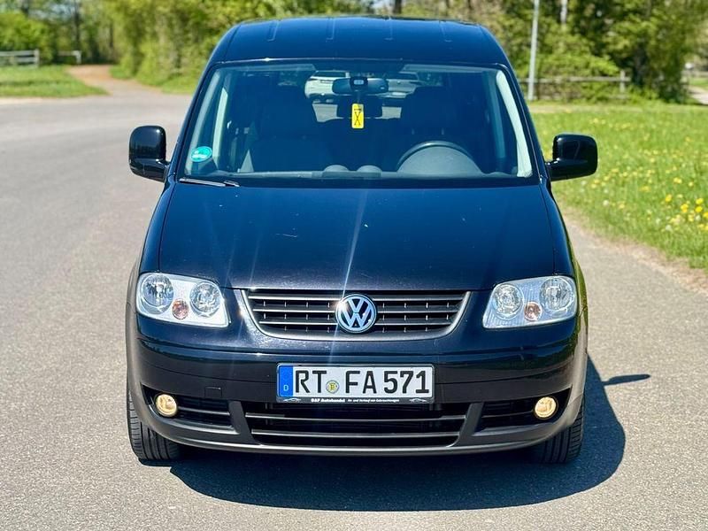 Second-hand VW Caddy Team 105 CP (77 kW) 2010 Negru Monovolum