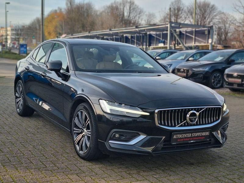 Gebraucht Volvo S60 Inscription 197 PS (144 kW) 2021 Schwarz Limousine