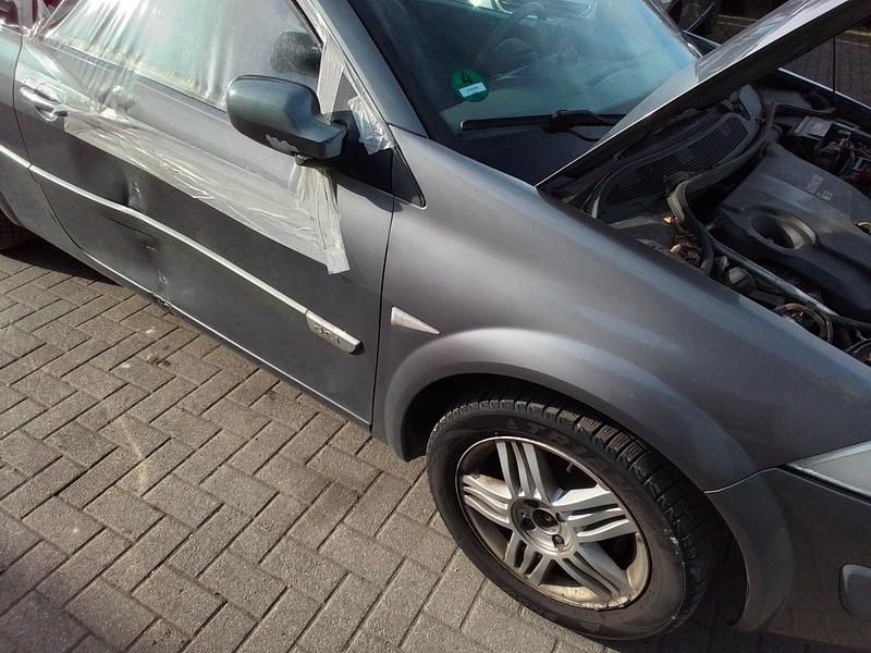 Gebraucht Renault Mégane II 82 PS (60 kW) 2004 Grau Limousine