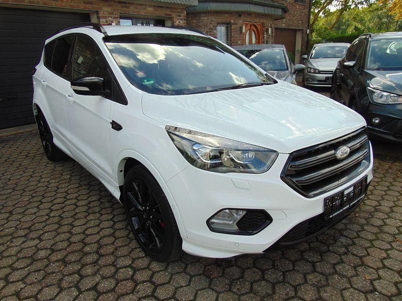 Weiß Gebraucht 2019 Ford Kuga ST-Line SUV | 18.950 € (Etwas zu teuer) - Bild 1/4