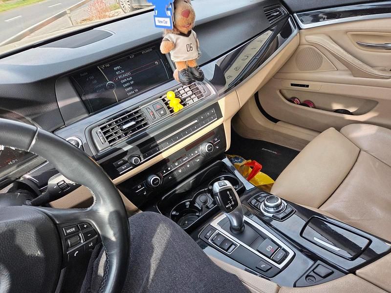 Gebraucht BMW 530 258 PS (189 kW) 2011 Braun Kombi