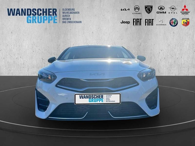 Neu Kia ProCeed GT-Line 140 PS (102 kW) 2025 Weißschwarz Kleinwagen