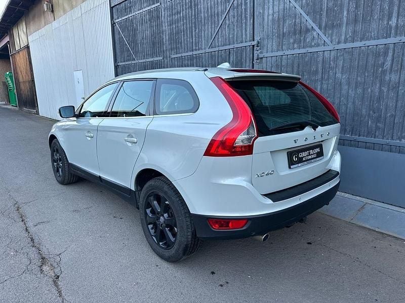 Gebraucht Volvo XC60 215 PS (158 kW) 2013 Weiß SUV