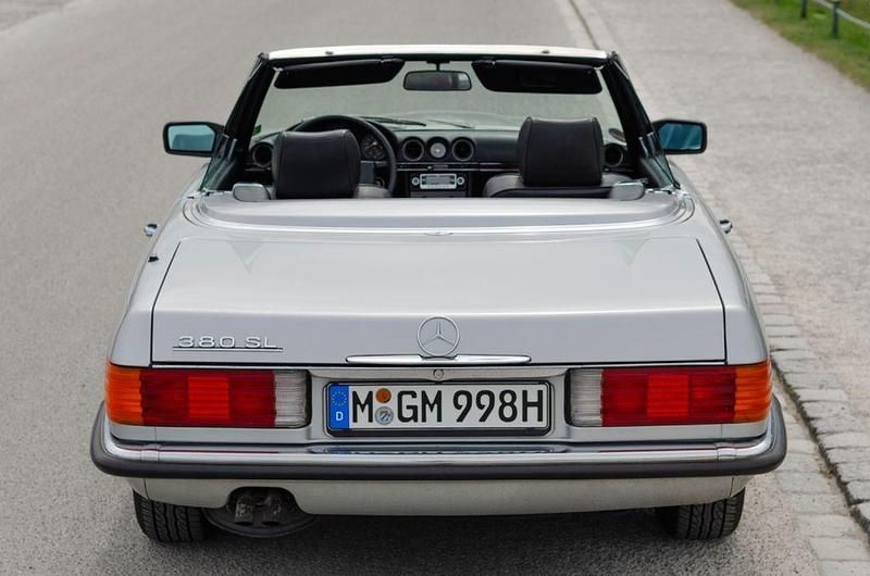 Gebraucht Mercedes SL380 204 PS (150 kW) 1985 Silber Cabrio