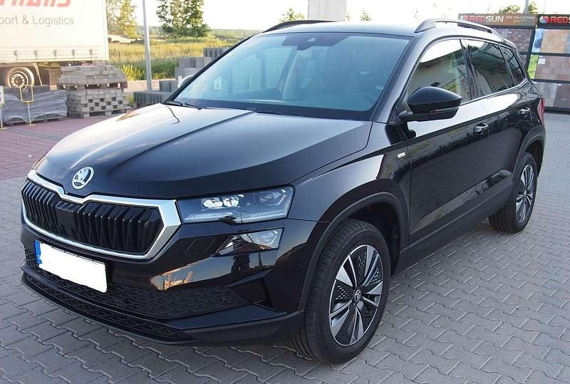 Schwarz Gebraucht 2023 Skoda Karoq Tour SUV | 27.900 € (Guter Preis) - Bild 1/4