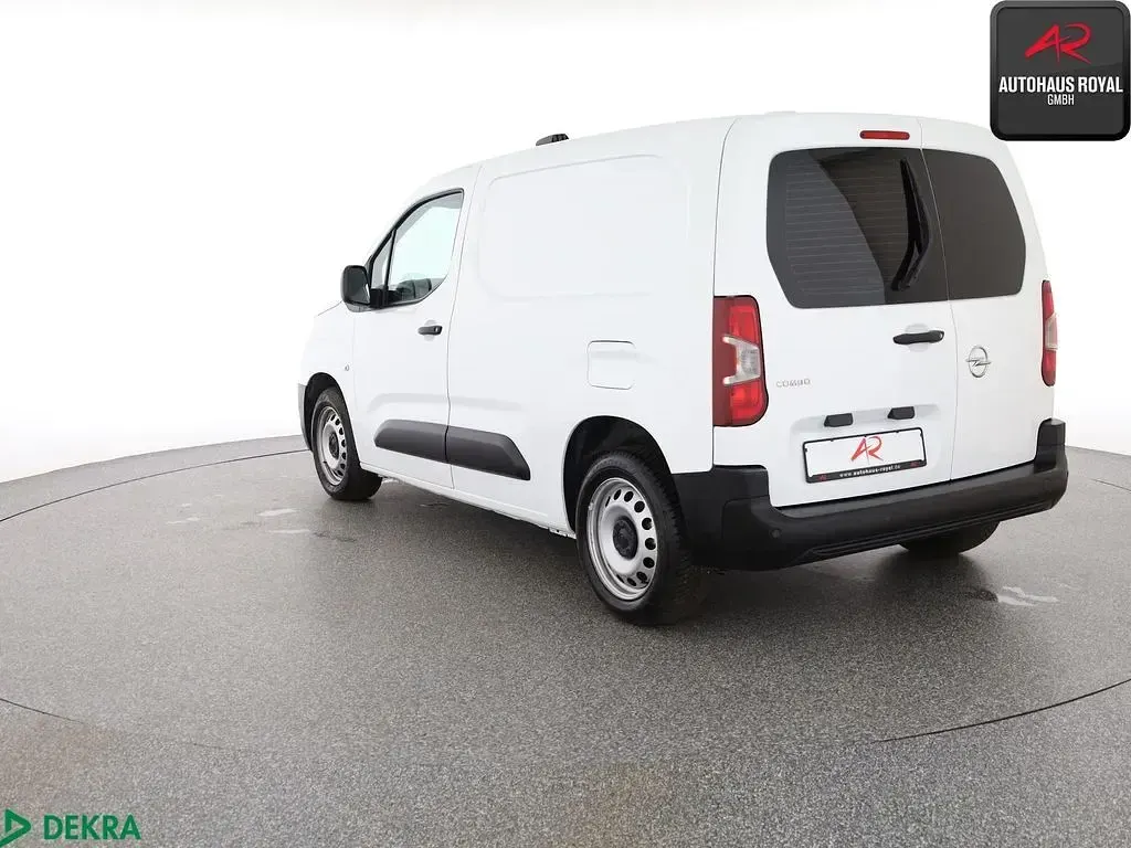 Gebraucht Opel Combo 102 PS (75 kW) 2022 Weiß Van / Kleinbus