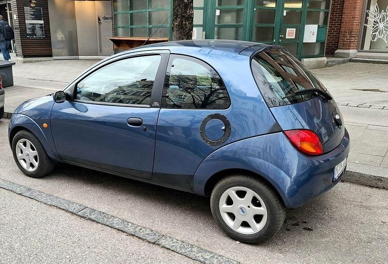 Second-hand Ford Ka 60 CP (44 kW) 2006 Albastru Hatchback