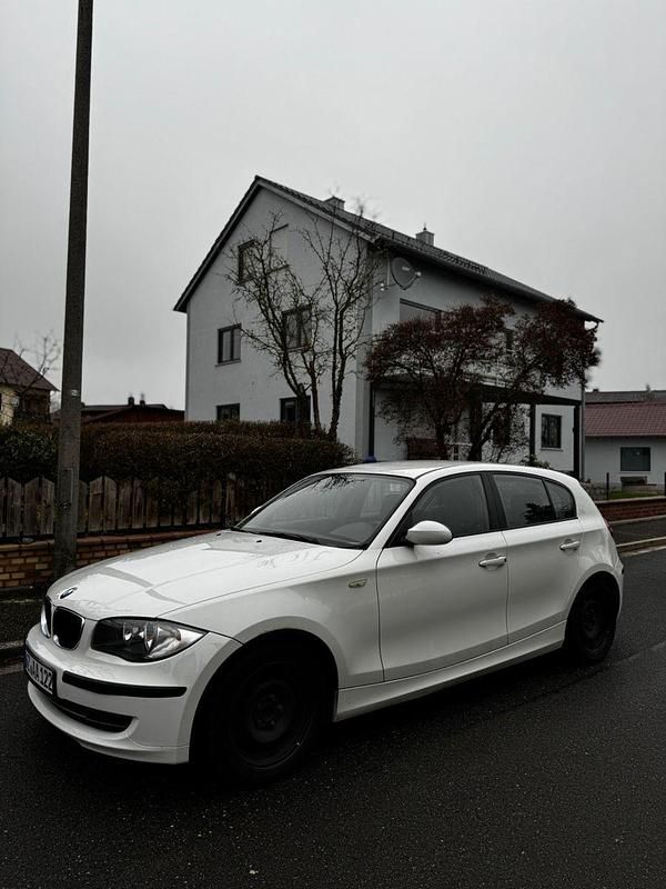 Gebraucht BMW 118 150 PS (110 kW) 2007 Weiß Kleinwagen