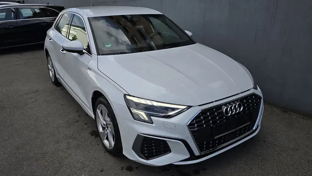 Gebraucht Audi A3 S-Line 204 PS (150 kW) 2021 Gletscherweiß metallic Limousine