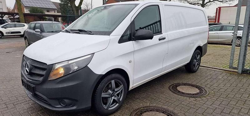 Matt weis Gebraucht 2015 Mercedes Vito Kombi | 12.950 € (Fairer Preis) - Bild 1/4