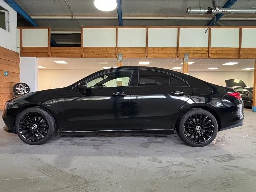 Gebraucht Mercedes CLA180 136 PS (100 kW) 2021 Schwarz Limousine