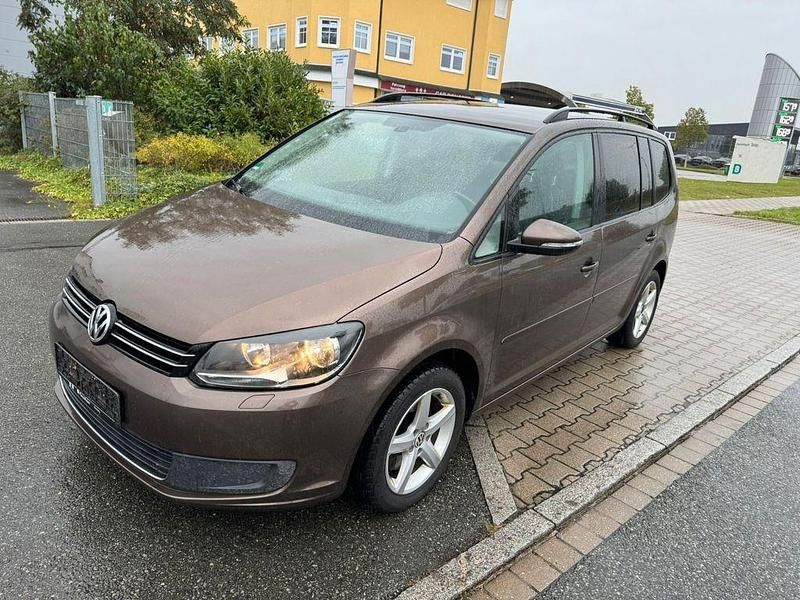 Braun Gebraucht 2011 VW Touran Comfortline Van / Kleinbus | 7.550 € (Fairer Preis) - Bild 1/4