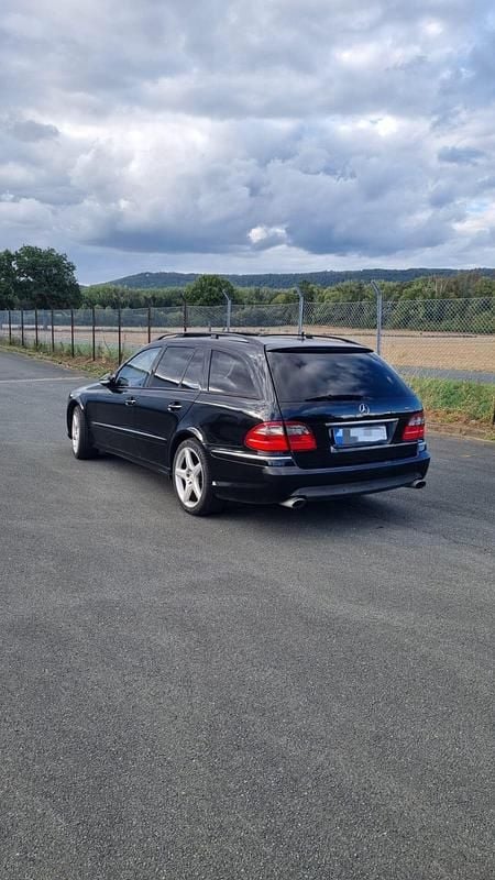Gebraucht Mercedes E500 Avantgarde 387 PS (284 kW) 2008 Schwarz Kombi