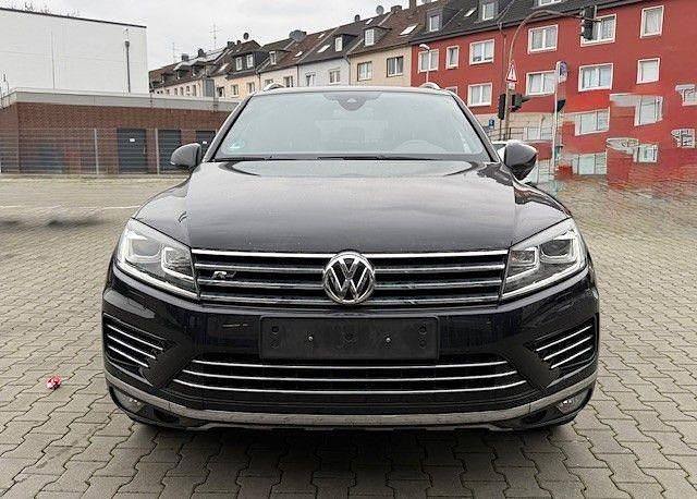 Schwarz Gebraucht 2016 VW Touareg Terrain Tech SUV | 17.990 € (Guter Preis) - Bild 1/4