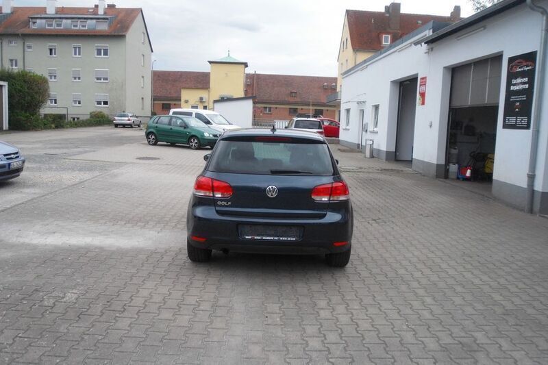 Gebraucht VW Golf VI Team 105 PS (77 kW) 2011 Blau Kleinwagen