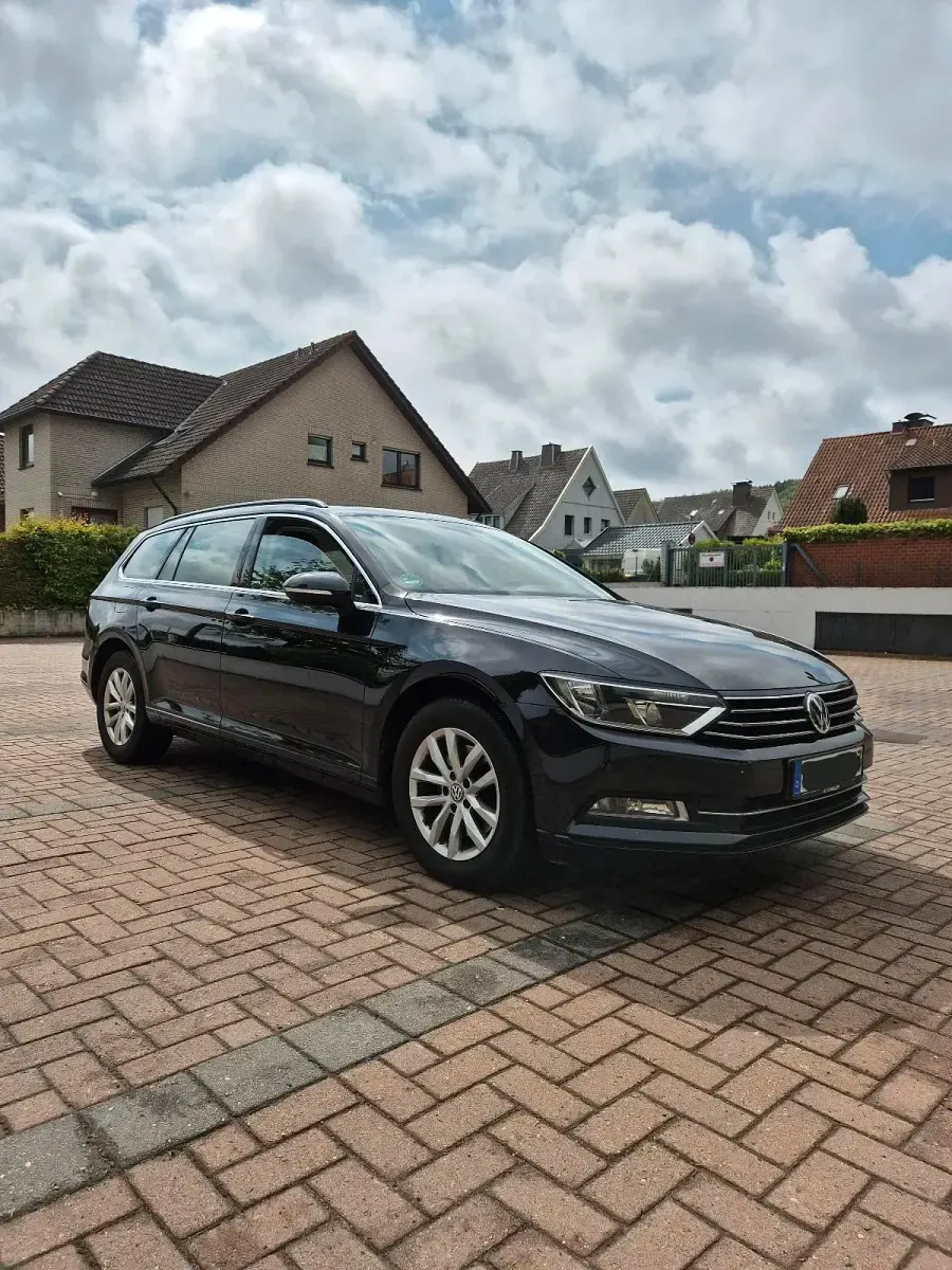 Second-hand VW Passat Trendline 150 CP (110 kW) 2016 Negru Break