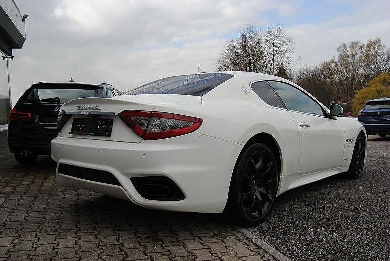 Gebraucht Maserati Granturismo 460 PS (338 kW) 2018 Weiß Coupé