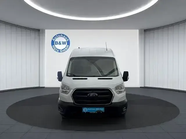 Gebraucht Ford Transit Trend 170 PS (125 kW) 2021 Weiß Van / Kleinbus