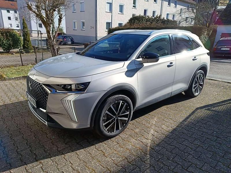 Grau Gebraucht 2024 DS Automobiles DS7 Crossback SUV | 29.400 € (Superpreis) - Bild 1/4