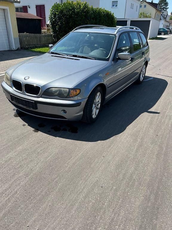 Grau Gebraucht 2004 BMW 318 Kombi | 1.200 € (Superpreis) - Bild 1/4