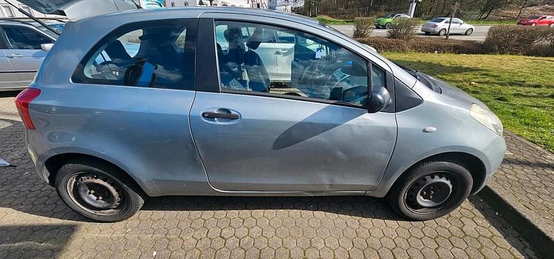 Gebraucht Toyota Yaris 69 PS (50 kW) 2007 Grau Kleinwagen