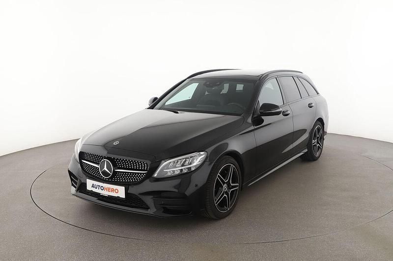 Schwarz Gebraucht 2021 Mercedes C180 AMG line Kombi | 29.730 € (Fairer Preis) - Bild 1/3