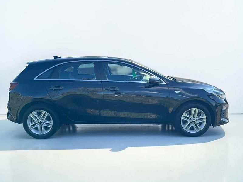 Gebraucht Kia Ceed Vision 101 PS (74 kW) 2020 Zilinaschwarz Kleinwagen