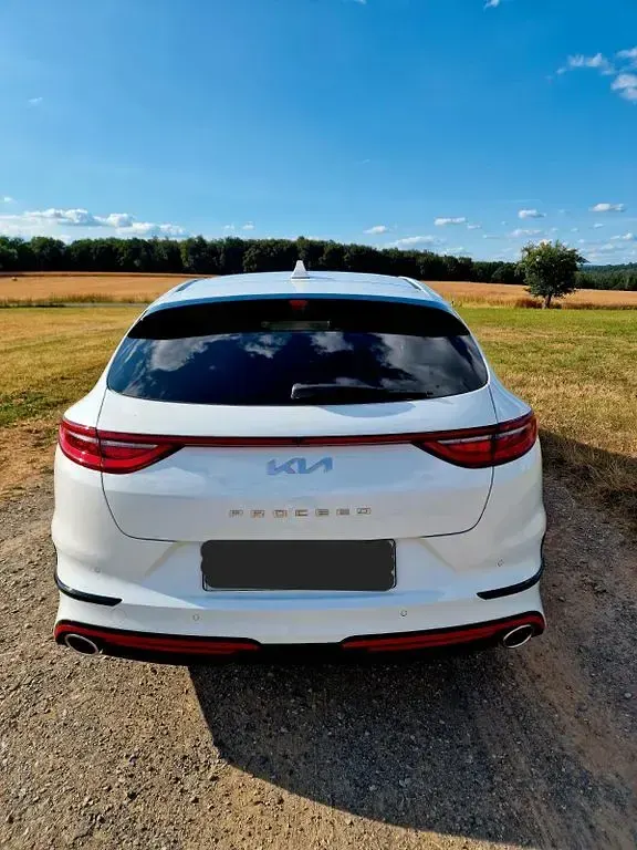 Gebraucht Kia ProCeed GT 204 PS (150 kW) 2023 Weiß Kombi