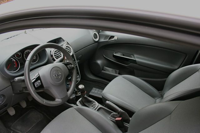 Gebraucht Opel Corsa Edition 90 PS (66 kW) 2008 Weiß Kleinwagen