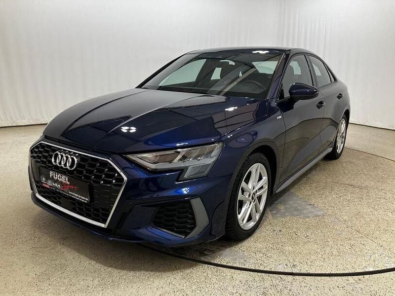 Gebraucht Audi A3 S-Line 150 PS (110 kW) 2023 Navarrablau metallic Limousine