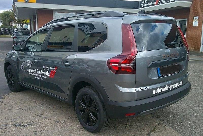 Gebraucht Dacia Jogger Extreme 101 PS (74 kW) 2024 Grau Van / Kleinbus